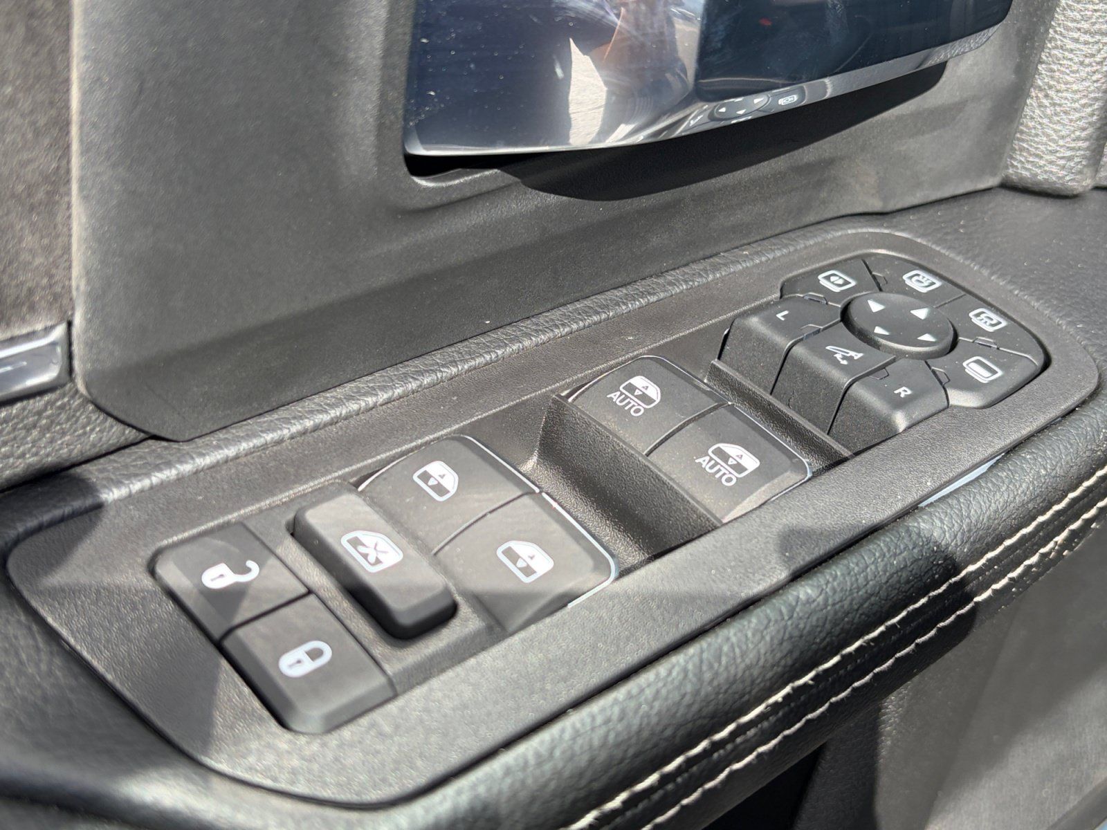 New 2026 RAM 3500 Laramie AWD/4WD image 13