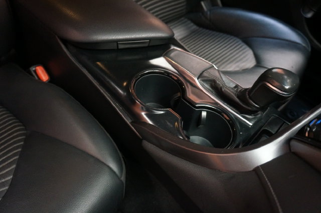 Used 2020 Toyota Camry SE FWD image 46