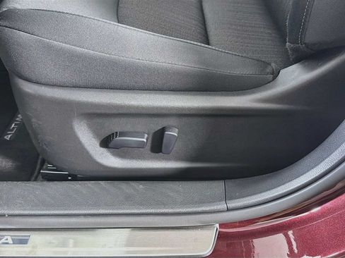 Used 2025 Nissan Altima 2.5 SV w/ SV Special Edition Package FWD image 17