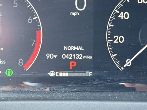 Used 2025 Honda Pilot TrailSport image 27