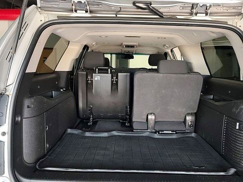 Used 2012 Chevrolet Suburban 2500 LS w/ Convenience Package 1 AWD/4WD image 12