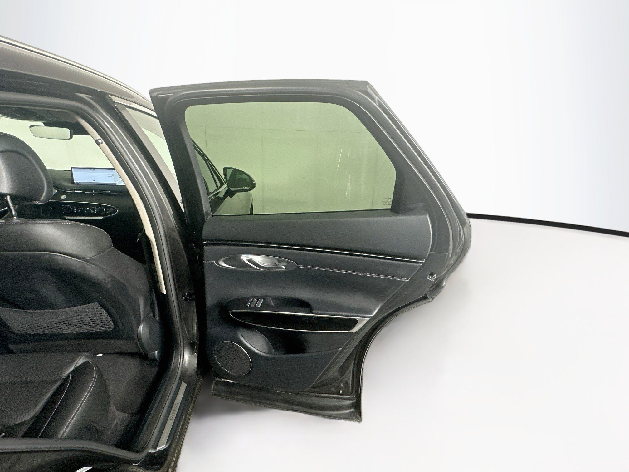 Used 2025 Genesis GV70 2.5T AWD/4WD image 30