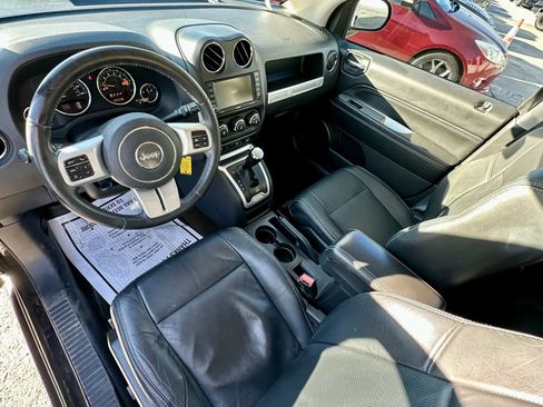 Used 2017 Jeep Compass High Altitude FWD image 8
