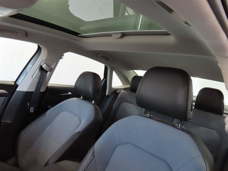 Used 2026 Volkswagen Jetta SE FWD image 17
