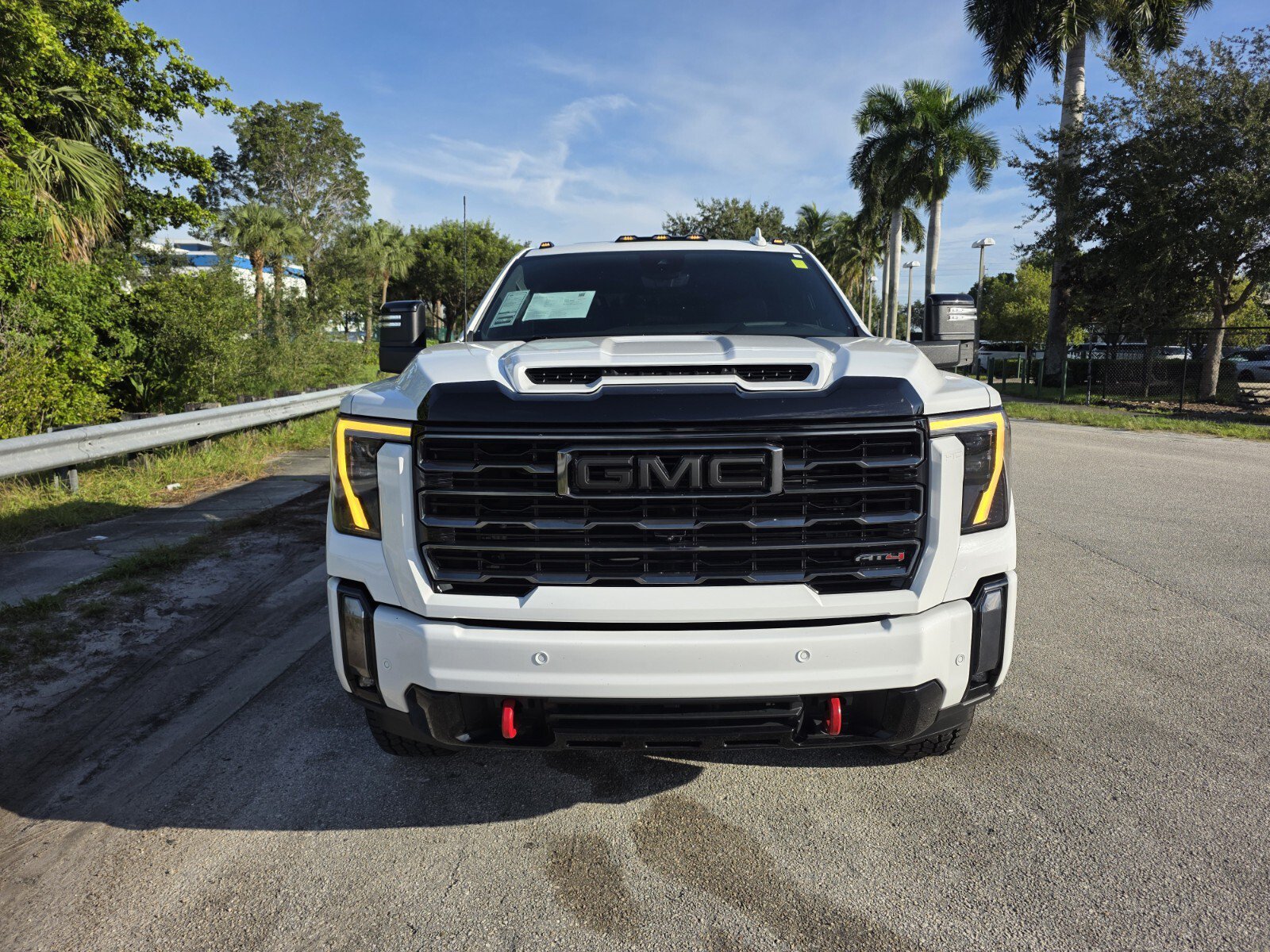Used 2024 GMC Sierra 2500 AT4 w/ AT4 Premium Plus Package AWD/4WD image 8