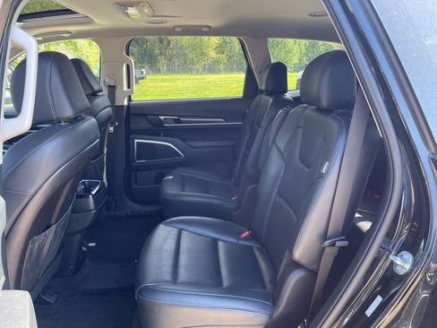 Used 2025 Kia Telluride S image 9