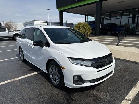 Used 2025 Honda Odyssey Sport-L image 2