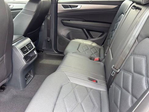New 2026 Volkswagen Atlas Cross Sport SE FWD image 27