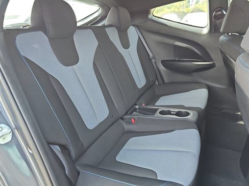 Used 2020 Hyundai Veloster 2.0 FWD image 12