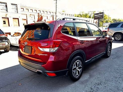Used 2023 Subaru Forester Premium AWD/4WD image 7