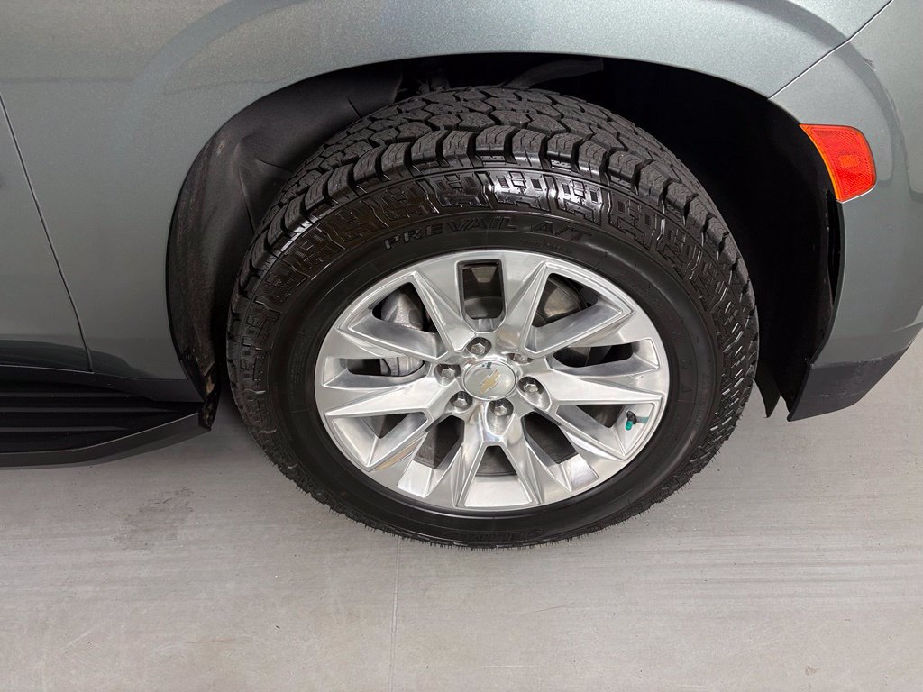 Used 2023 Chevrolet Suburban Premier AWD/4WD image 10
