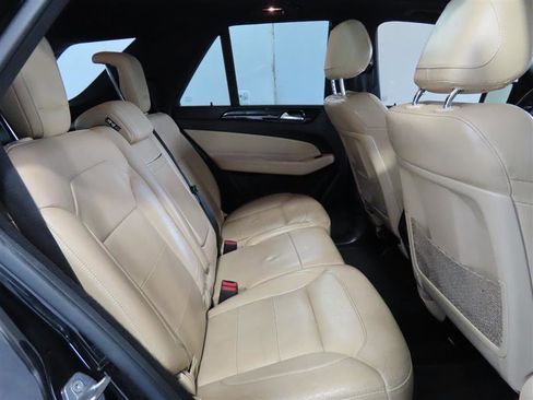 Used 2019 Mercedes-Benz GLE 400 4MATIC w/ Premium 3 Package image 38