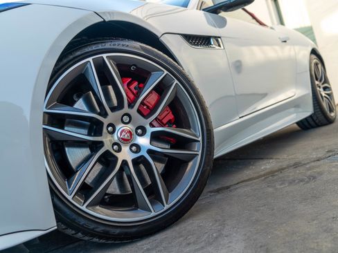Used 2017 Jaguar F-TYPE R AWD/4WD image 6