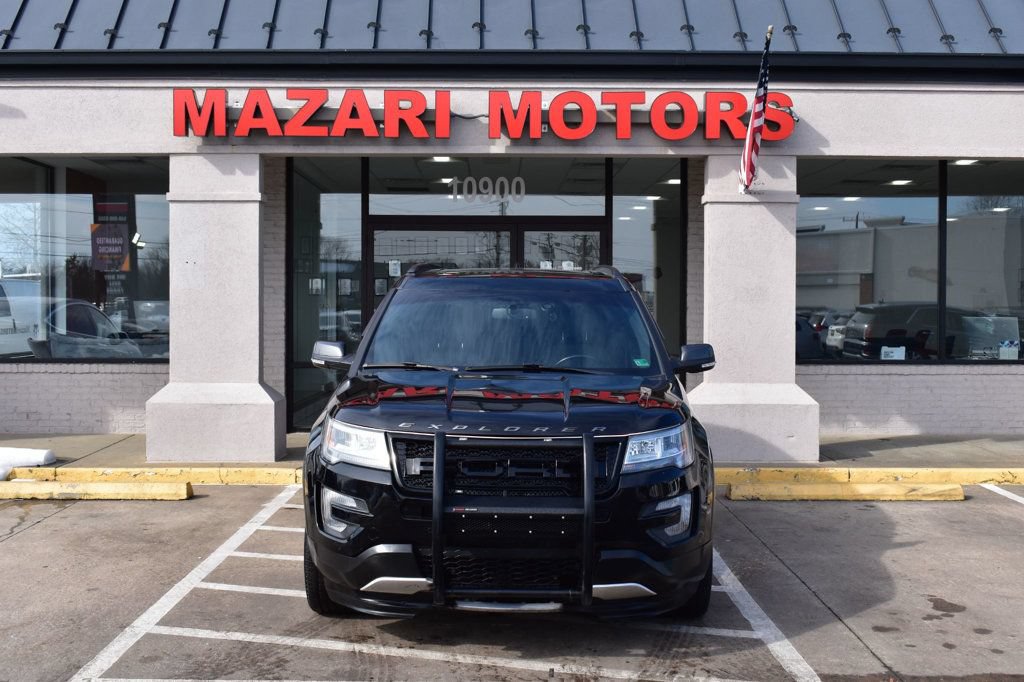 Used 2017 Ford Explorer XLT w/ Equipment Group 202A AWD/4WD image 5