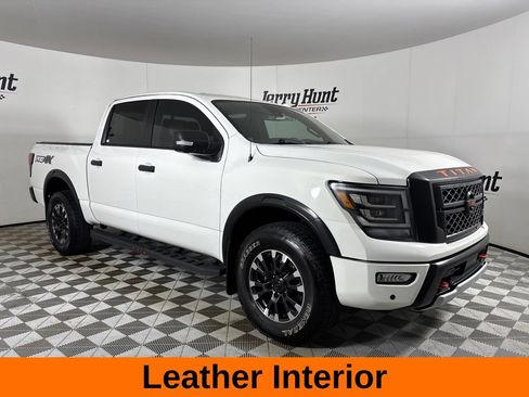 Used 2020 Nissan Titan PRO-4X w/ Pro-4x Convenience Package AWD/4WD image 4