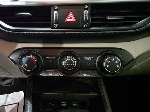 Used 2022 Kia Forte LXS w/ LXS Technology Package image 27