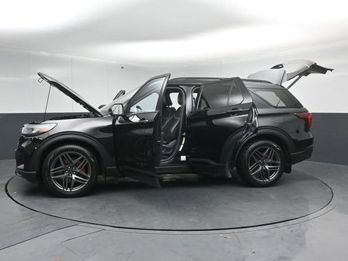 Certified 2025 Ford Explorer ST AWD/4WD image 57