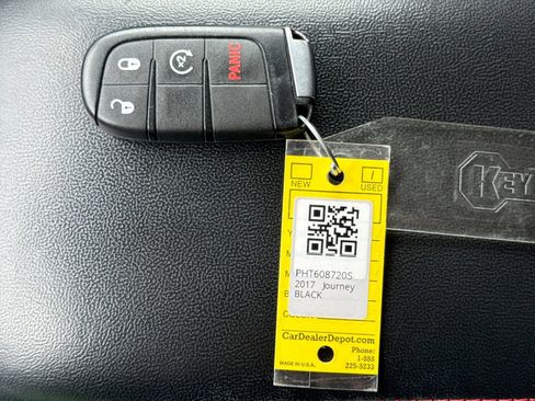 Used 2017 Dodge Journey GT AWD/4WD image 40