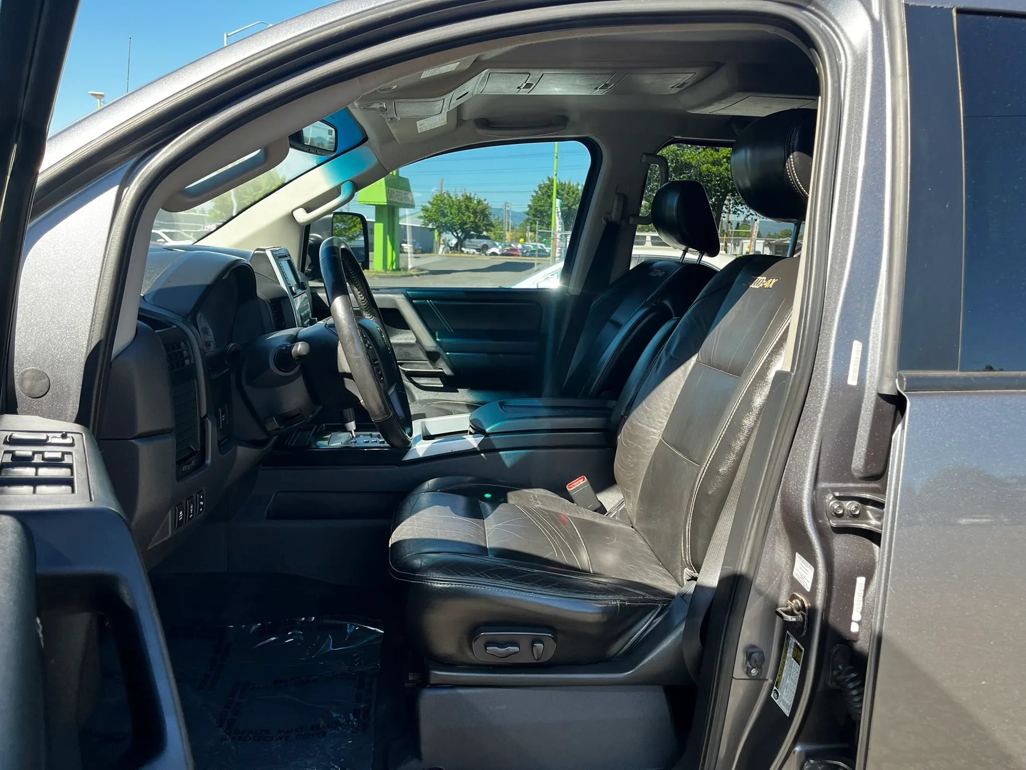 Used 2013 Nissan Titan PRO-4X w/ Pro-4x Luxury Pkg AWD/4WD image 8