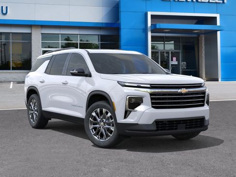New 2026 Chevrolet Traverse LT w/ Sun and Wheel Package AWD/4WD image 31