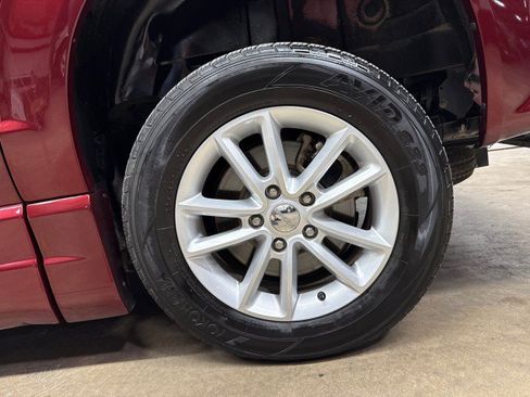 Used 2019 Dodge Grand Caravan SXT FWD image 44