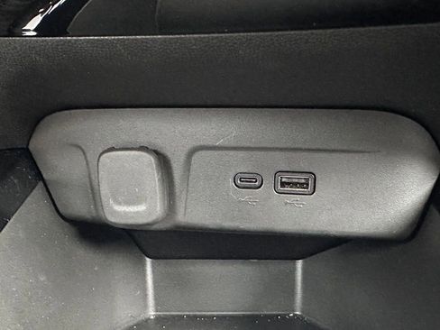 Certified 2024 Chevrolet Trax RS image 27