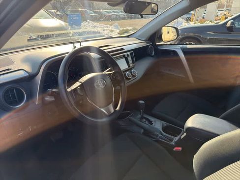 Used 2018 Toyota RAV4 LE image 29