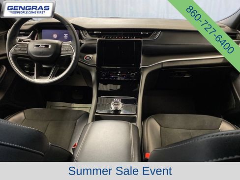 Used 2025 Jeep Grand Cherokee Altitude AWD/4WD image 42