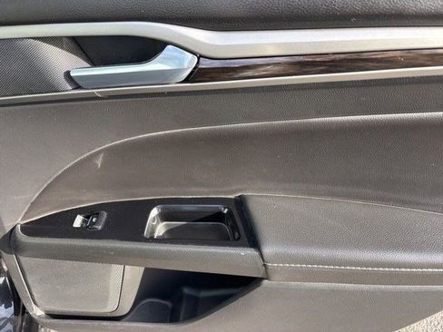 Used 2015 Ford Fusion SE w/ Equipment Group 202A image 38