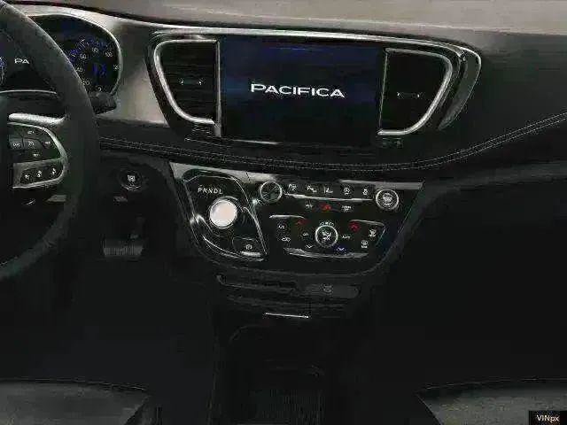New 2027 Chrysler Pacifica Select FWD image 18