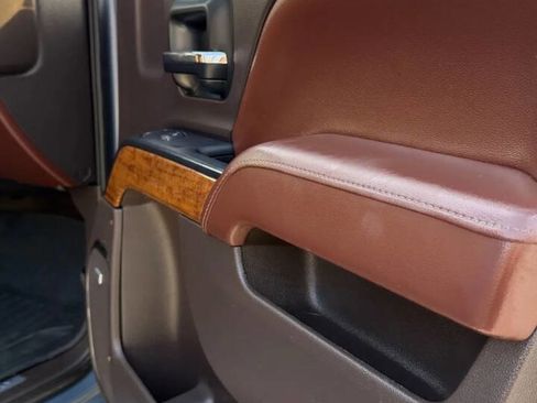 Used 2016 Chevrolet Silverado 2500 High Country w/ Duramax Plus Package image 28