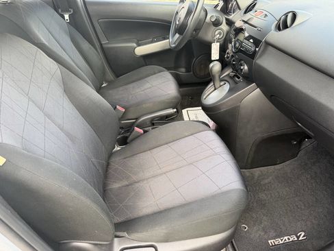 Used 2013 MAZDA MAZDA2 Sport FWD image 21