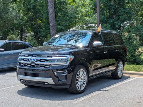 Used 2023 Ford Expedition Platinum AWD/4WD image 6