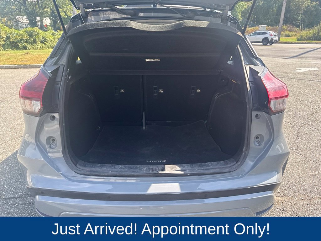 Used 2021 Nissan Kicks SR w/ SR Premium Package FWD image 11
