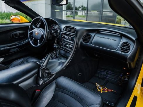 Used 2003 Chevrolet Corvette Coupe w/ Preferred Equipment Group image 18