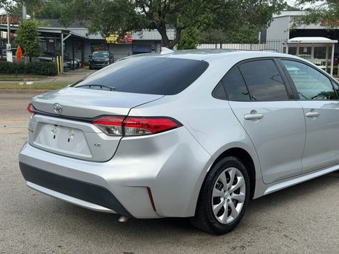 Used 2021 Toyota Corolla LE image 26