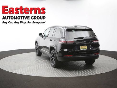 Used 2025 Jeep Grand Cherokee Altitude AWD/4WD image 66