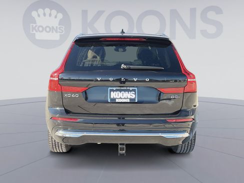 Certified 2023 Volvo XC60 B5 Ultimate w/ Climate Package image 5