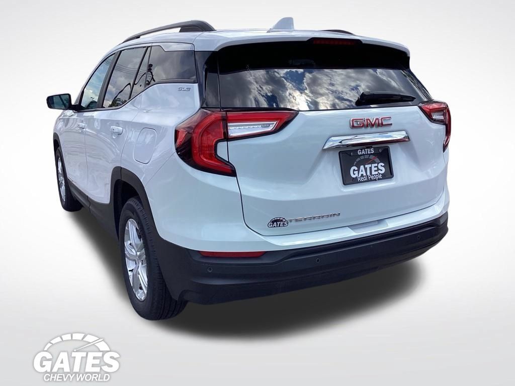 Used 2023 GMC Terrain SLE w/ Driver Convenience Package FWD image 7