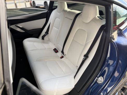 Used 2021 Tesla Model 3 Standard Range Plus image 31