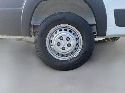 Used 2024 RAM ProMaster 2500 w/ Convenience Group FWD image 14