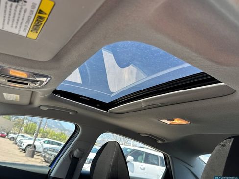 Certified 2025 Hyundai Elantra SEL FWD image 9
