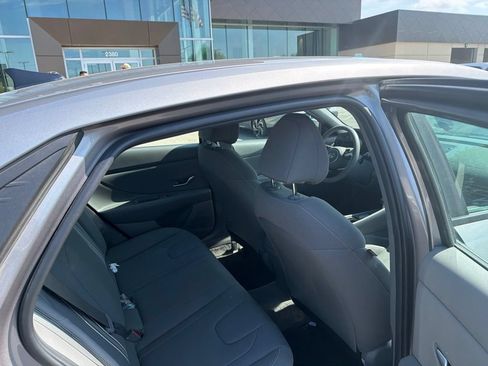 Used 2023 Hyundai Elantra SEL w/ Convenience Package FWD image 20