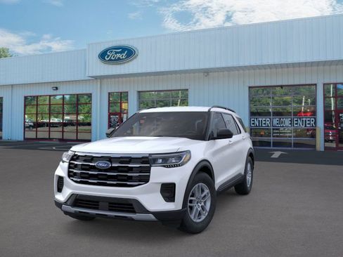 Used 2026 Ford Explorer Active image 2
