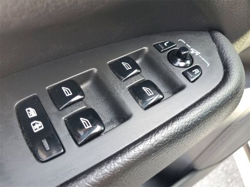 Used 2019 Volvo XC90 T6 Momentum w/ Advanced Package image 24