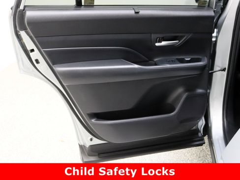 Used 2025 Toyota Grand Highlander FWD image 27