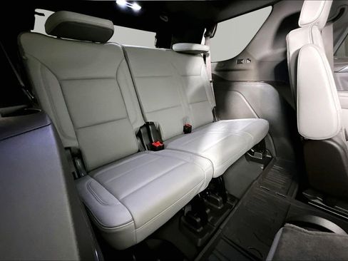 Certified 2024 GMC Yukon SLT w/ SLT Luxury Package RWD image 25