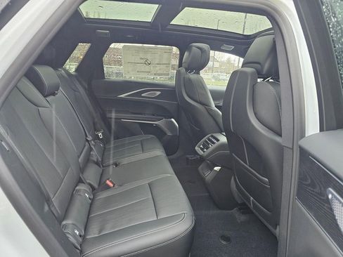 New 2026 Cadillac Lyriq Signature Luxury image 11