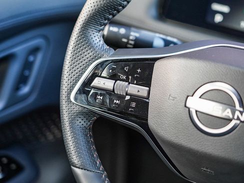 Used 2024 Nissan Ariya AWD image 18