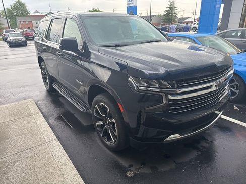 Used 2023 Chevrolet Tahoe LT w/ Luxury Package AWD/4WD image 15